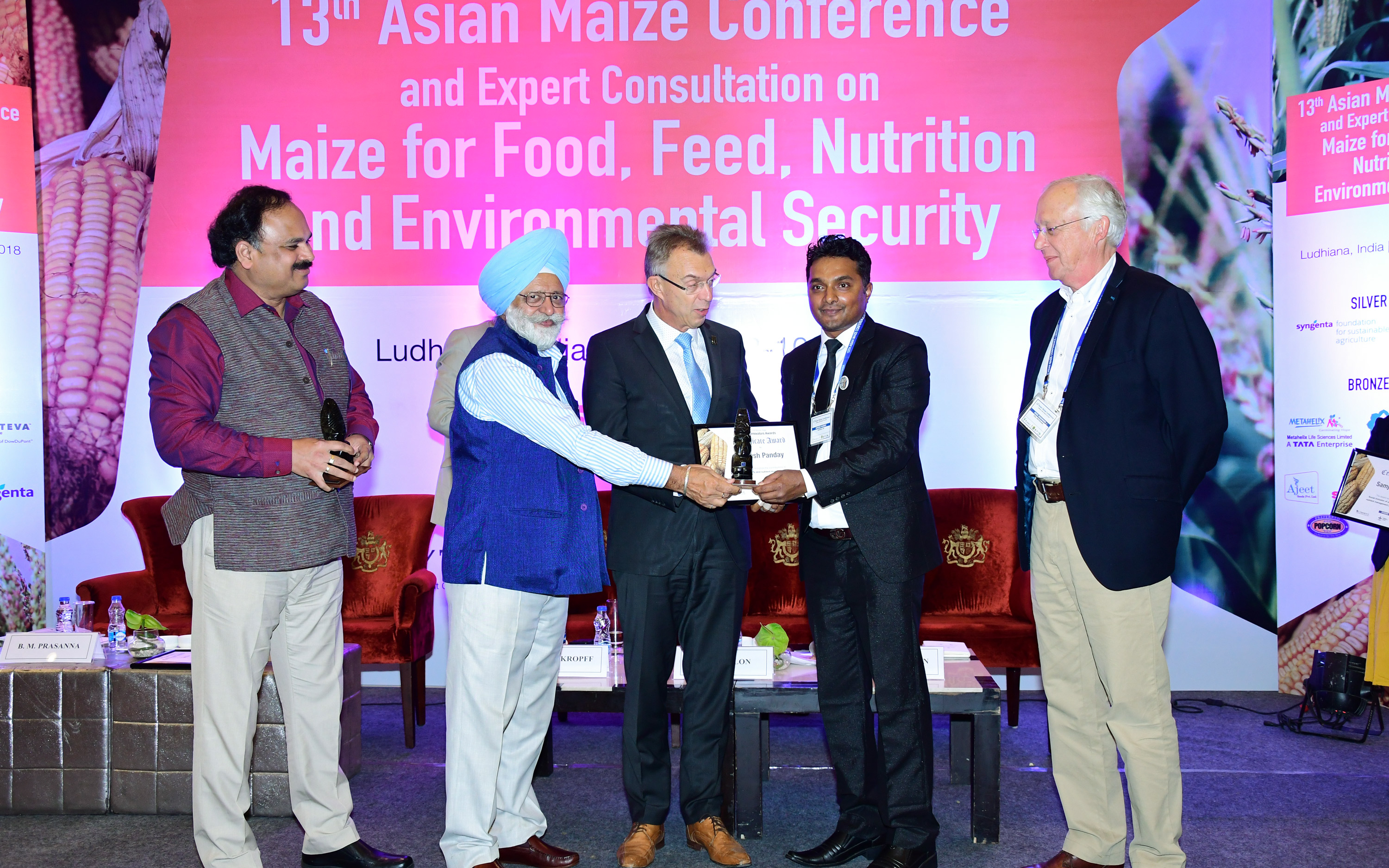 B. M. Prasanna, Director, CGIAR MAIZE (from left); B.S. Dhllon, Vice‐Chancellor, Punjab Agricultural University; Martin Kropff, Director General, CIMMYT; Dinesh Panday; Mike Robinson, SFSA, Switzerland & MAIZE‐ISC. Photo by Manjit Singh.
