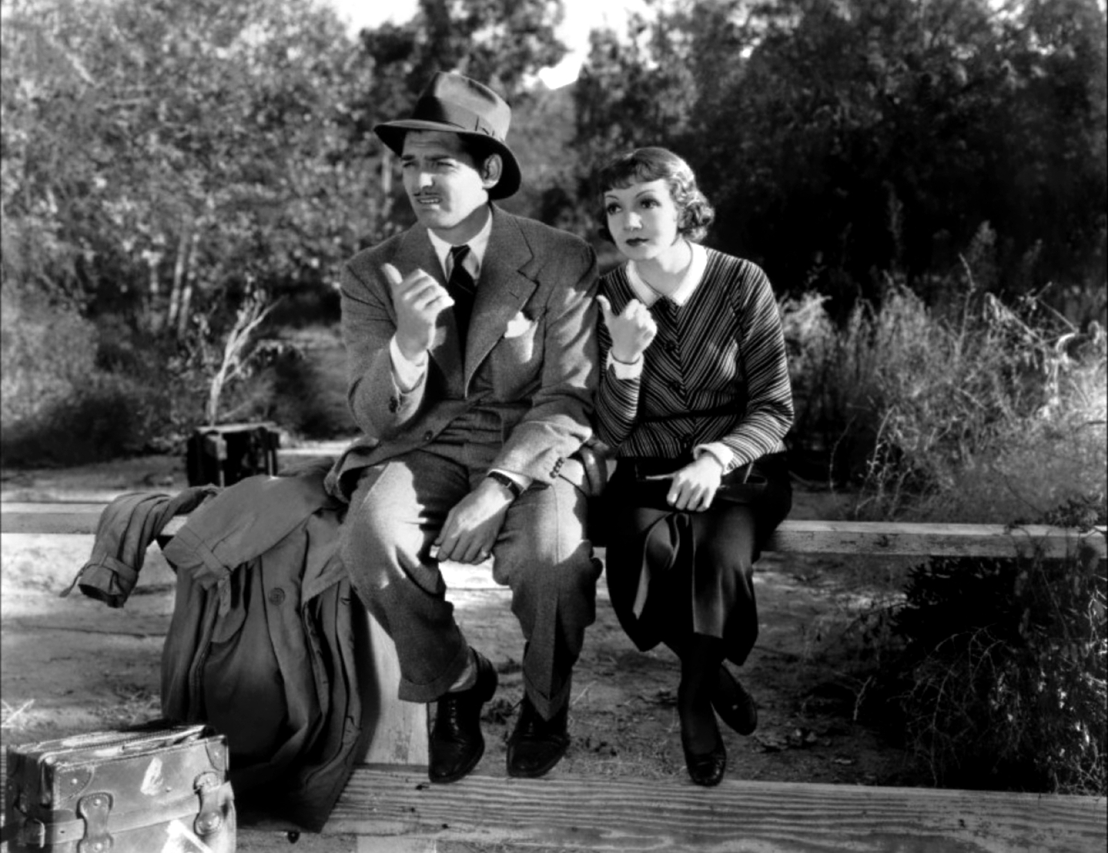 Annex - Colbert, Claudette (It Happened One Night)_03.jpg