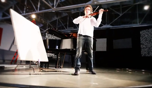 Violinist Tim Fain performs for the short documentary "KANEKO Experimental Studio: Portals." Screenshot from YouTube.