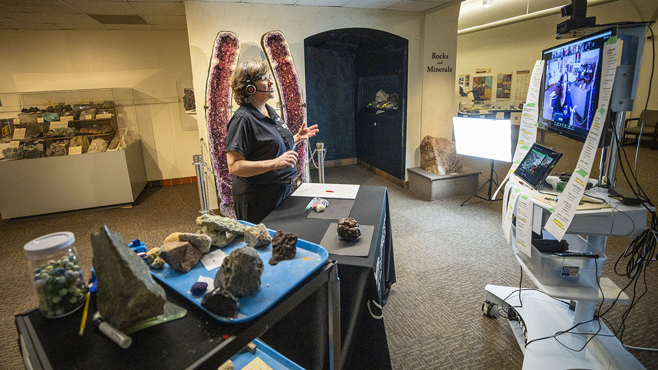 Annie Mumgaard, virtual learning coordinator for the University of Nebraska State Museum, gives a virtual tour to more than 120 young students April 14. She discussed various types of rocks.  Craig Chandler | University Communication 