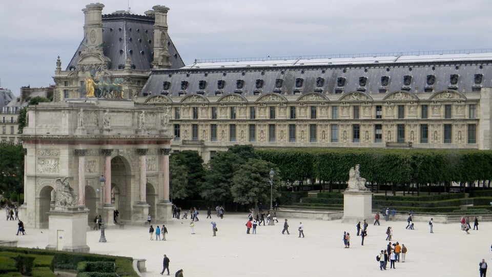 The Arc de Triomphe du Carrousel outside the Louvre in Paris is an example of French engineering. Carl Nelson, professor of mechanical and materials engineering, will teach Engineering in French Culture, one of more than 20 Global Experience classes to be