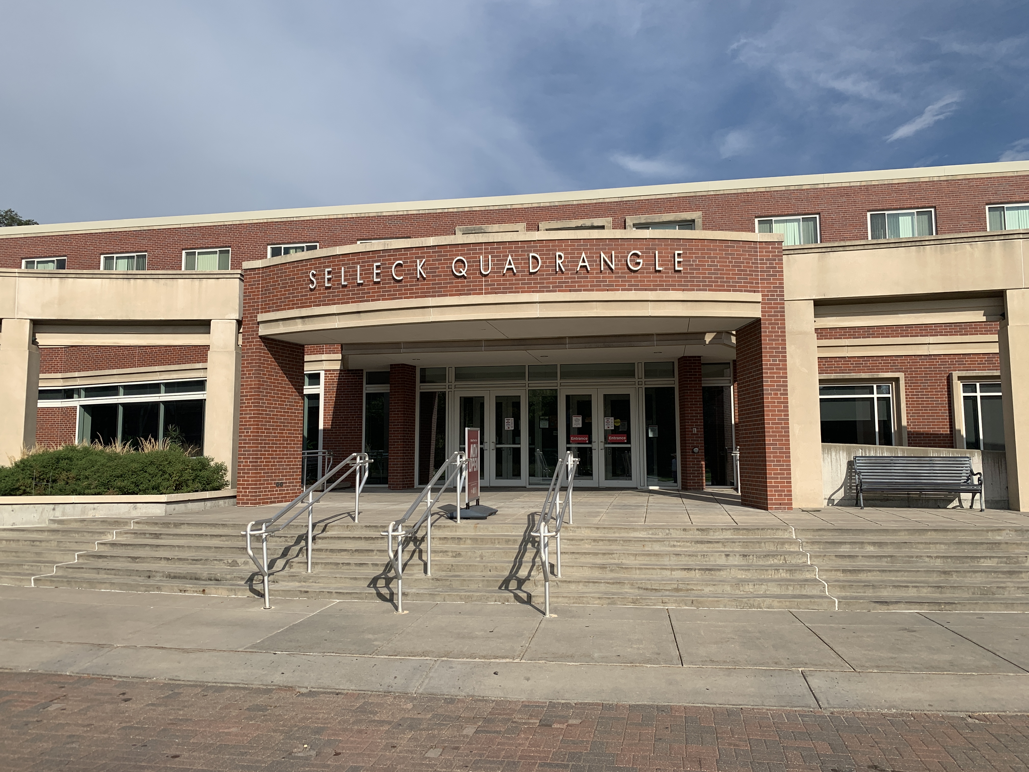 Selleck Food Court entrance