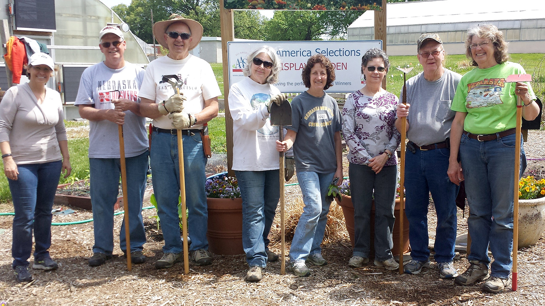 Applications are being accepted for beginner training as a volunteer in the Nebraska Extension Master Gardener program. 2022 classes will be presented in an in-person virtual hybrid format. 