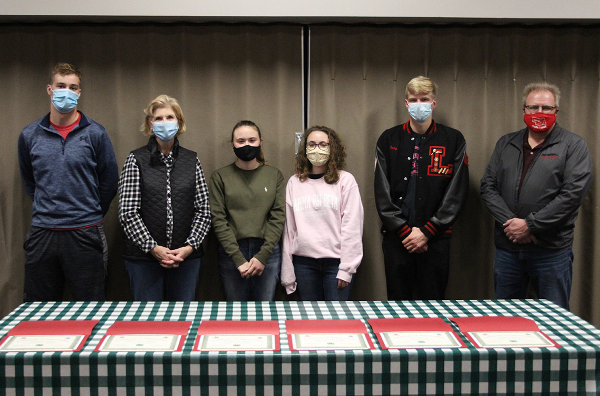 Outgoing 4-H Council members