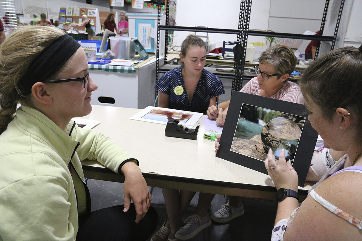 4-H Photography Interview Judging at the 2021 Lancaster County Super Fair