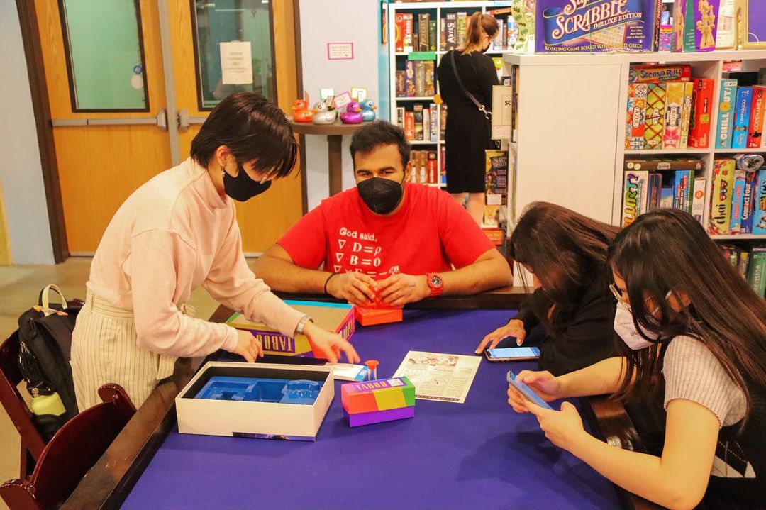 During one of the Life in Lincoln meet-ups, students had a chance to play board games with each other and explore downtown.