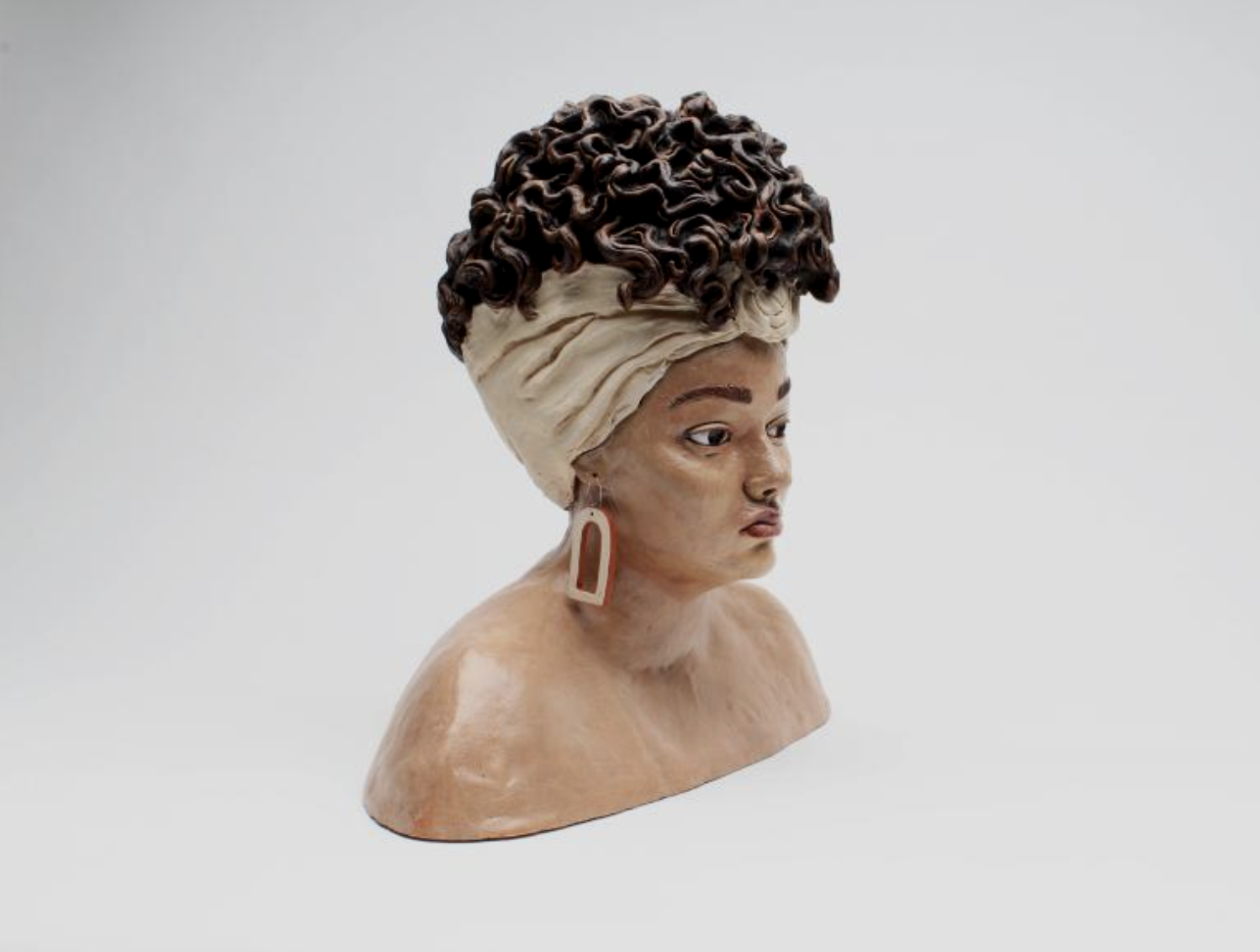 Rayetta Benson, “Reflection,” ceramic sculpture, 18” x 18” x 9”, 2022.