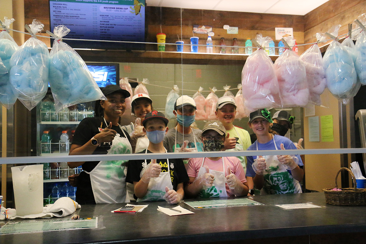 Volunteer At The 4 H Food Stand Announce University Of Nebraska Lincoln