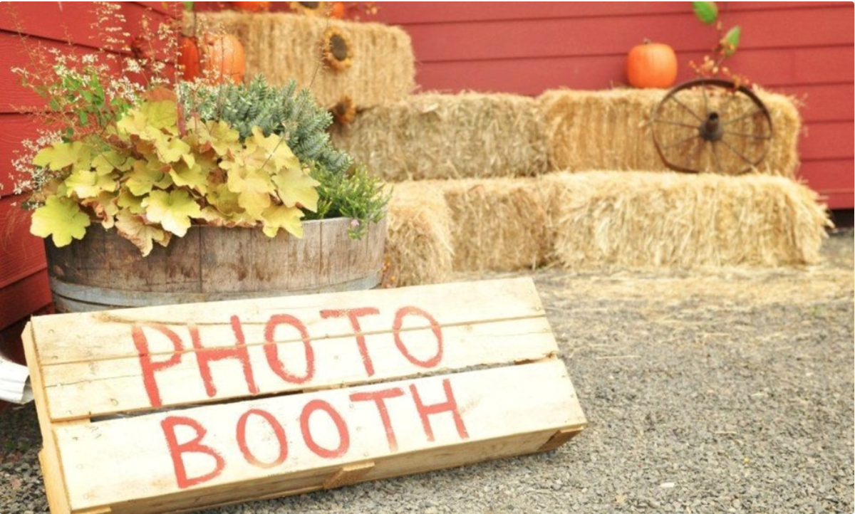 National Residence Hall Honorary (NRHH) will be hosting a fall photo booth and snacks from 6:30 to 8 p.m. October 6 in Willa Cather Dining Center.