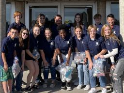 At their October 2022 meeting, 4-H Teen Council members compiled hygiene kits to donate to People's City Mission.