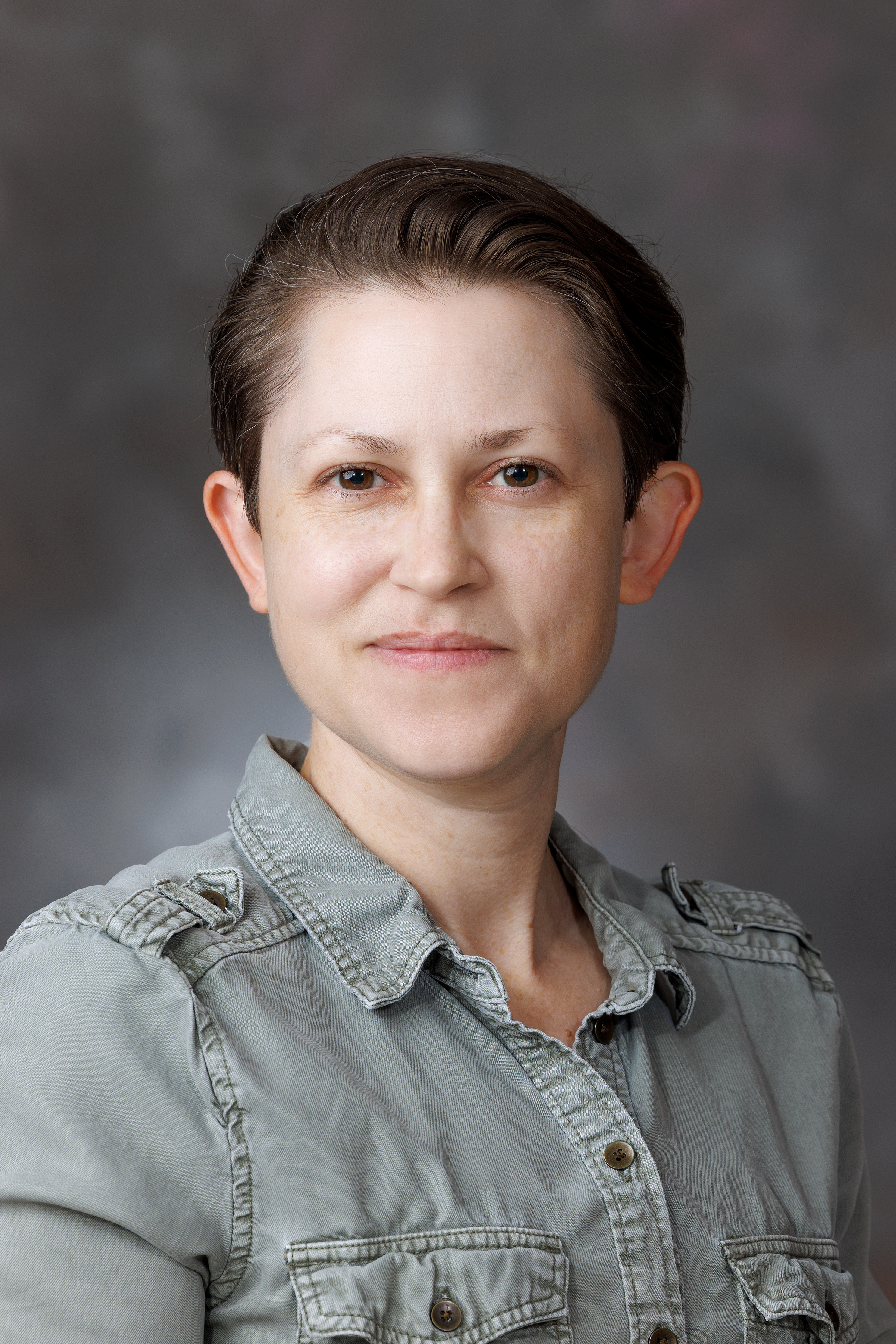 Elle Covington (they/them) joined the University Libraries on July 10 as a Research Specialist Librarian and assistant professor in the Research Partnerships department.