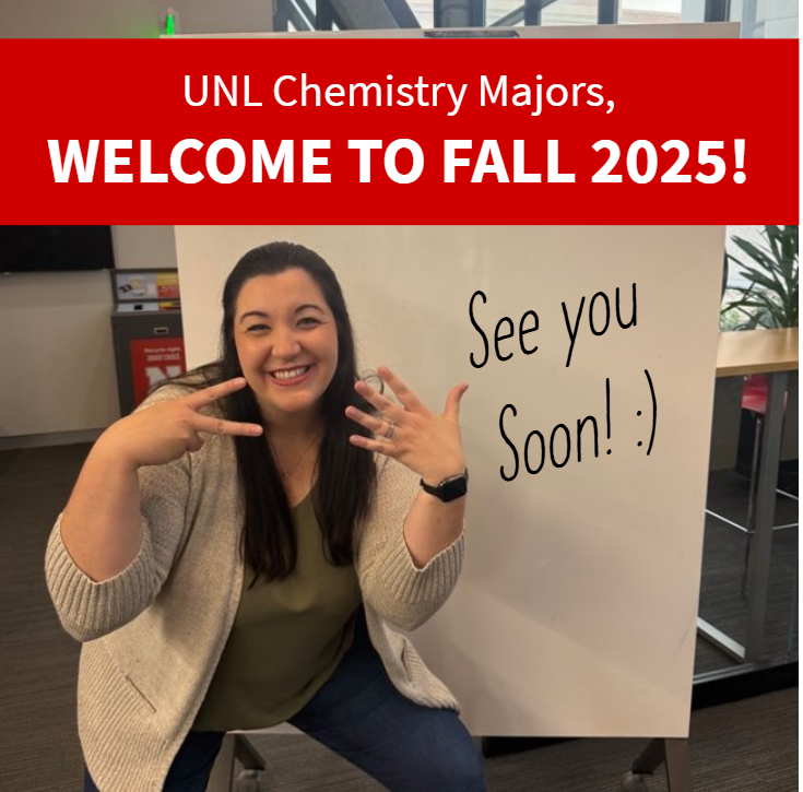 Chemistry Academic Advisor, Rachelle Webster smiling and welcoming students to Fall 2025 with &lsquo;2&rsquo; and &lsquo;5&rsquo; hand gestures.