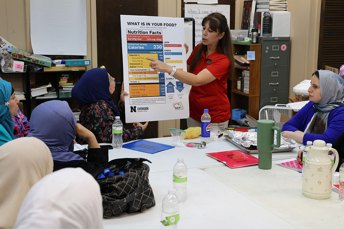 Zahraa at Good Neighbor 11-25 - 03 1200.jpg