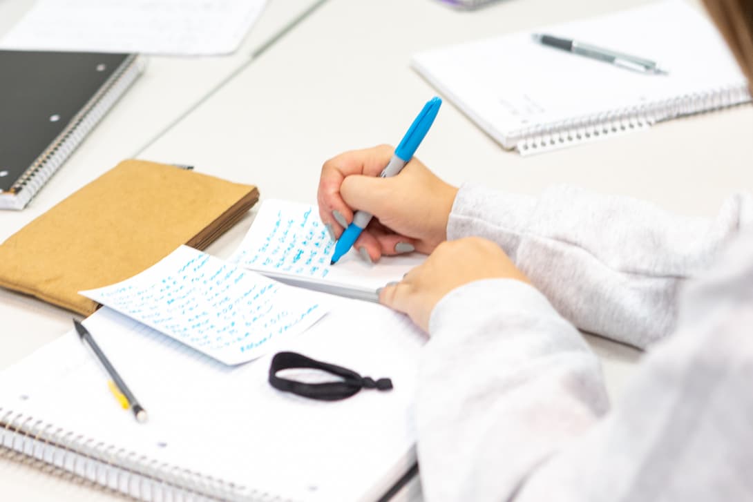 Students Invited to Celebrate Faculty Impact with &ldquo;Thank a Teacher&rdquo; Program