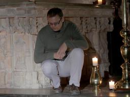 Kevin Colls at the burial site of William Shakespeare at Holy Trinity in Stratford Upon Avon, U.K. 