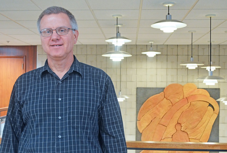 Dave Gosselin, professor of Earth science and director of UNL's environmental studies program, has received the Omtvedt Innovation Award, which recognizes exceptional service for innovative research and teaching. 