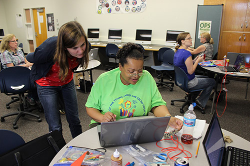 eTextiles workshop for teachers in Omaha, June 10, 2014