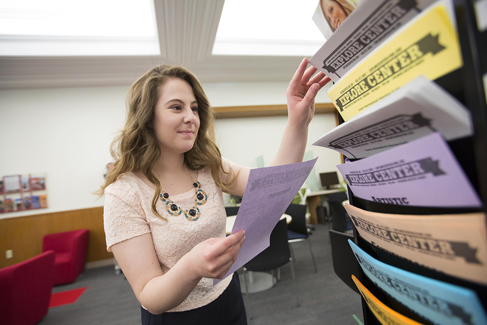 Undergraduate student exploring majors offered at UNL.