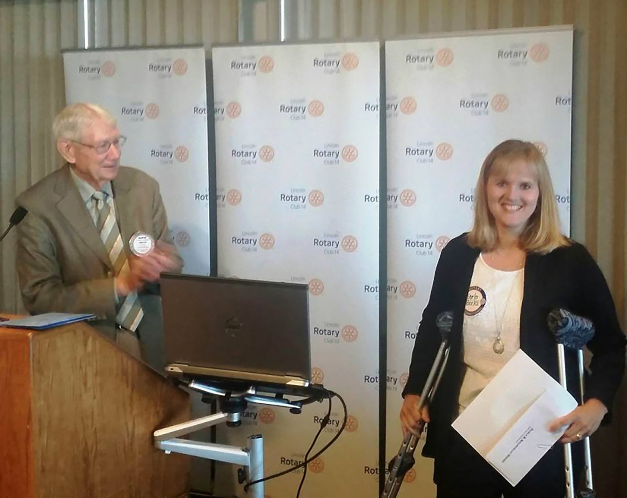 Darla Berks (right) accepts the 2016 Don Miller Math Award.