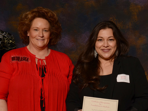 UNL Parents Association President Lynette Asay with recipient Amanda Morales from the College of Education and Human Sciences.