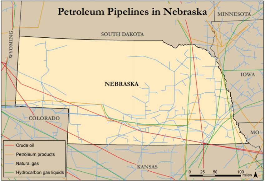 Map showing various types of interstate distribution pipelines traversing Nebraska