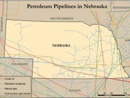 Map showing various types of interstate distribution pipelines traversing Nebraska