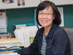 Soo-Young Hong is studying a professional development program that encourages preschool teachers to integrate science into classroom acvities.
