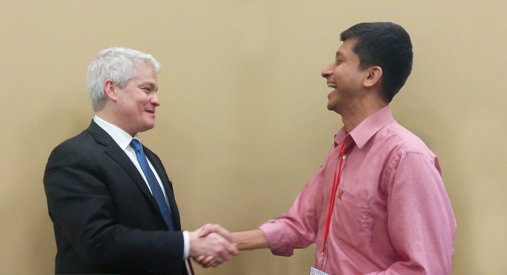 Dr. John O'Brien, President and CEO of EDUCAUSE and Saravanan Raju, recipient of the Jane N. Ryland Fellowship, share a lighter moment at the 2017 EDUCAUSE Annual Conference in Philadelphia.